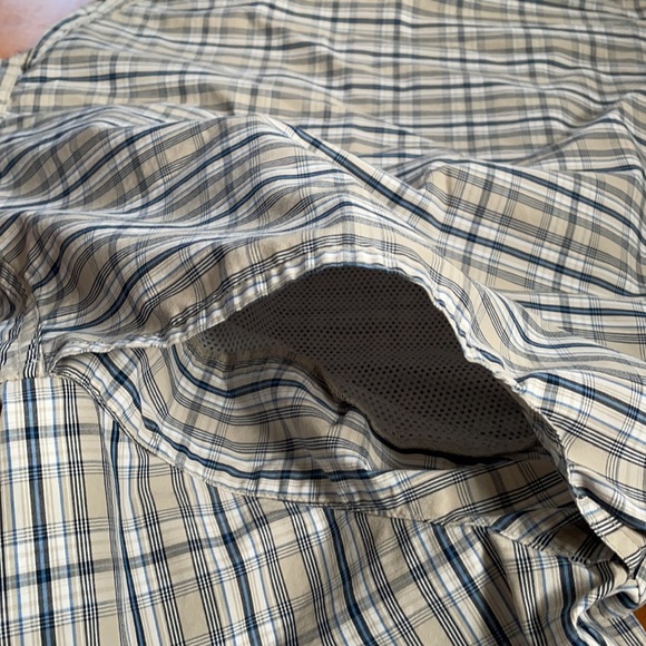 Men’s Columbia Omni Shade Button Down Shirt - Picture 5 of 6